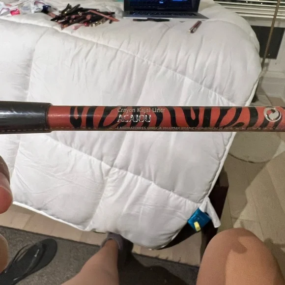 Decluttering - Picture 2 of 7